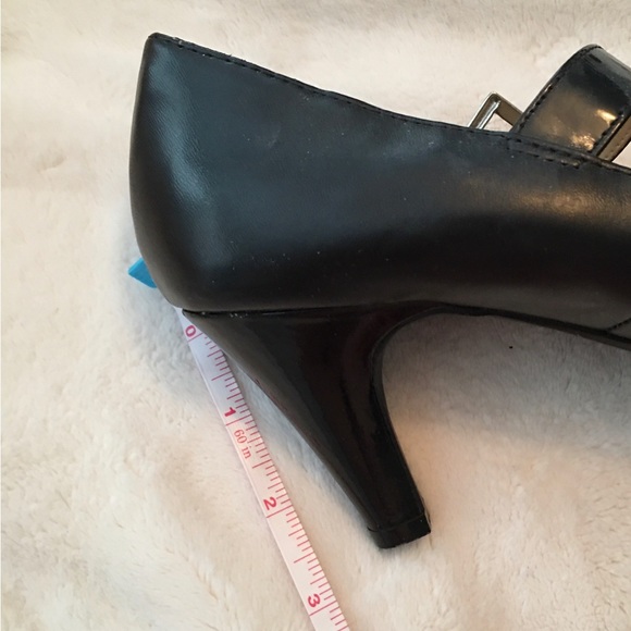 Size 9 Women’s Black Mary Jane Shoes from Karen Scott. - Picture 15 of 17